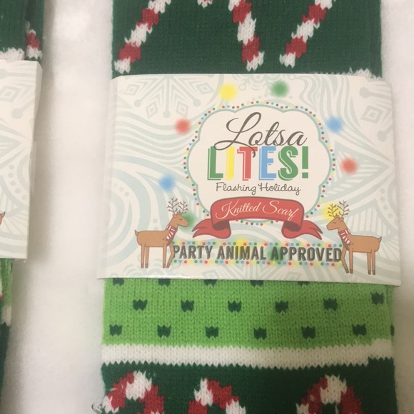 🆕 Adorable set of 4 children’s scarves with lights - Picture 8 of 13